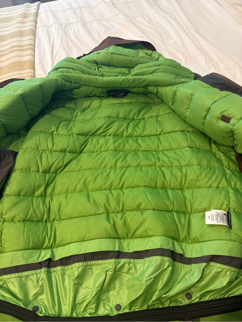 Men’s new Patagonia Gortex winter coat size Large - Picture 3 of 4